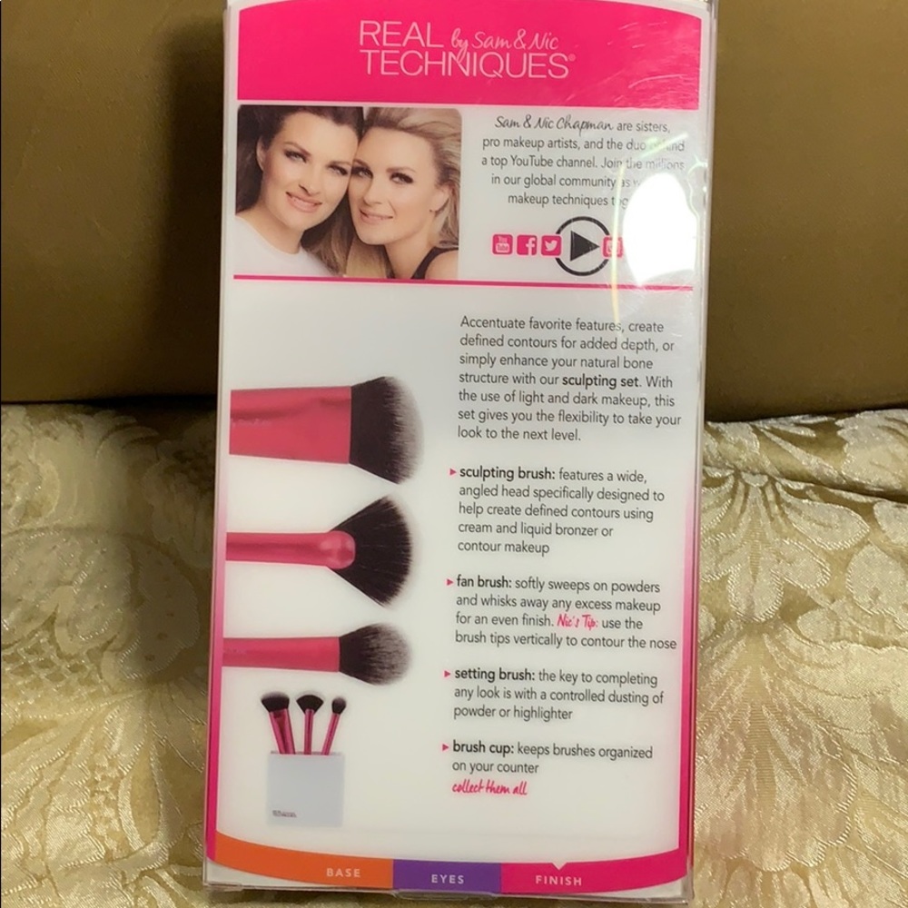 🍒Real Techniques Sculpting Set with Brush Cup - Picture 3 of 3